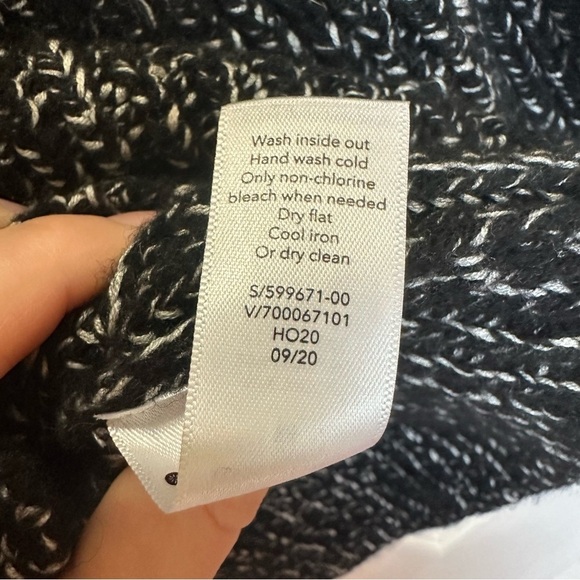 Athleta Sierra Crew Neck Sweater Wool Blend Black Marl Women’s Medium Relaxed - Picture 9 of 9